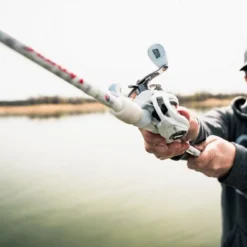 Abu Garcia Veritas Baitcasting Combo -Daiwa Store ABU BAITCAST COMBO VERITAS LIFESTYLE 2021 005